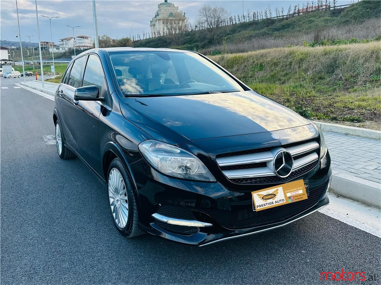 2015' Mercedes-Benz B 200 photo #2