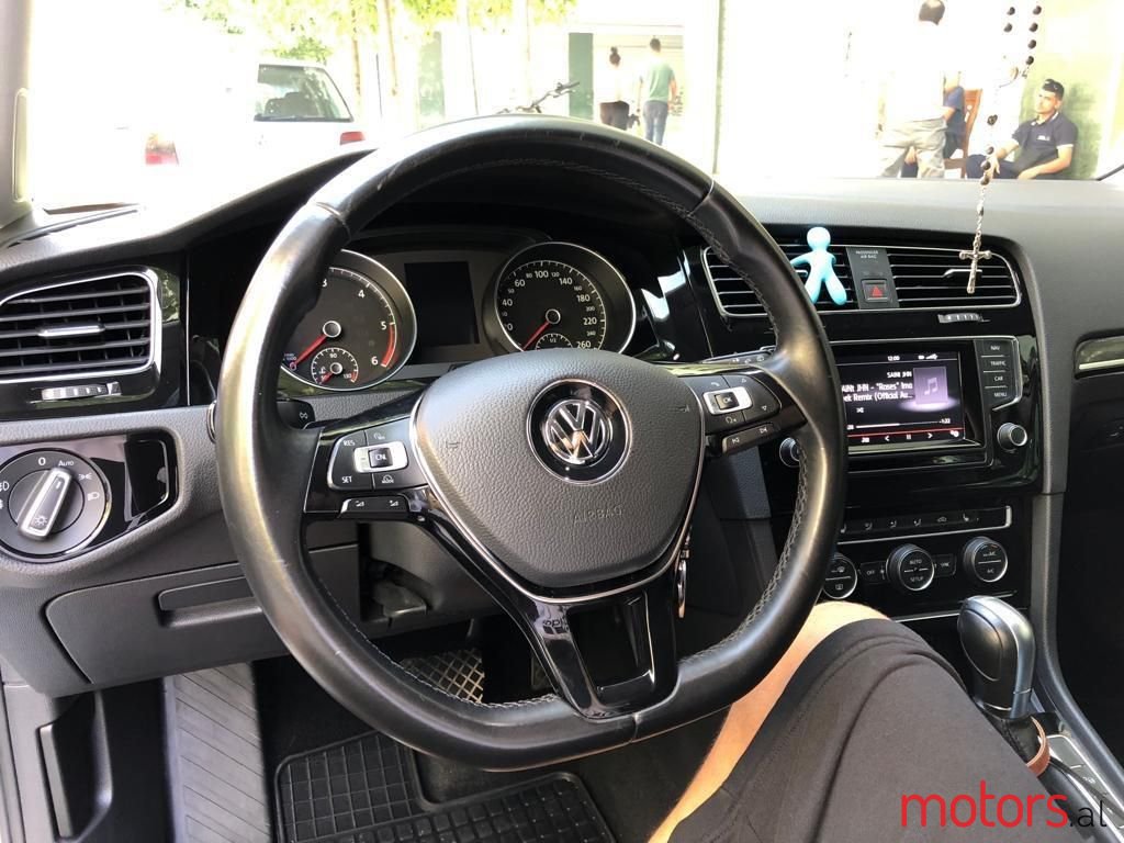 2014' Volkswagen Golf photo #4