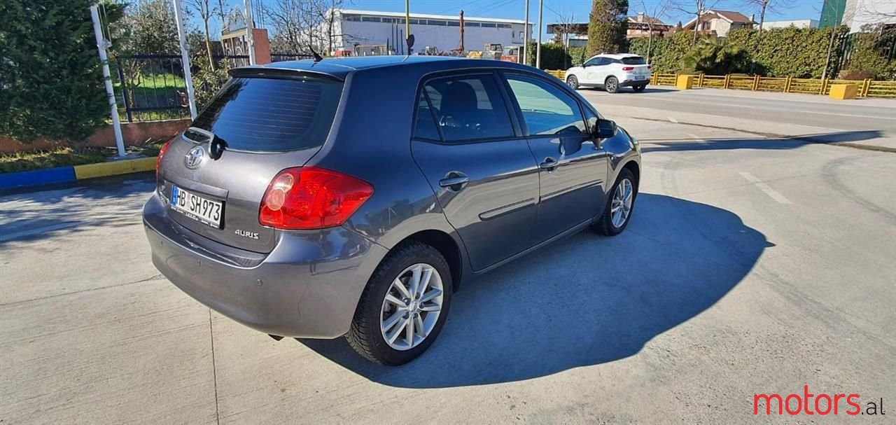 2008' Toyota Auris photo #4