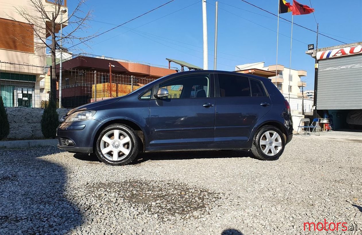 2008' Volkswagen Golf Plus photo #1