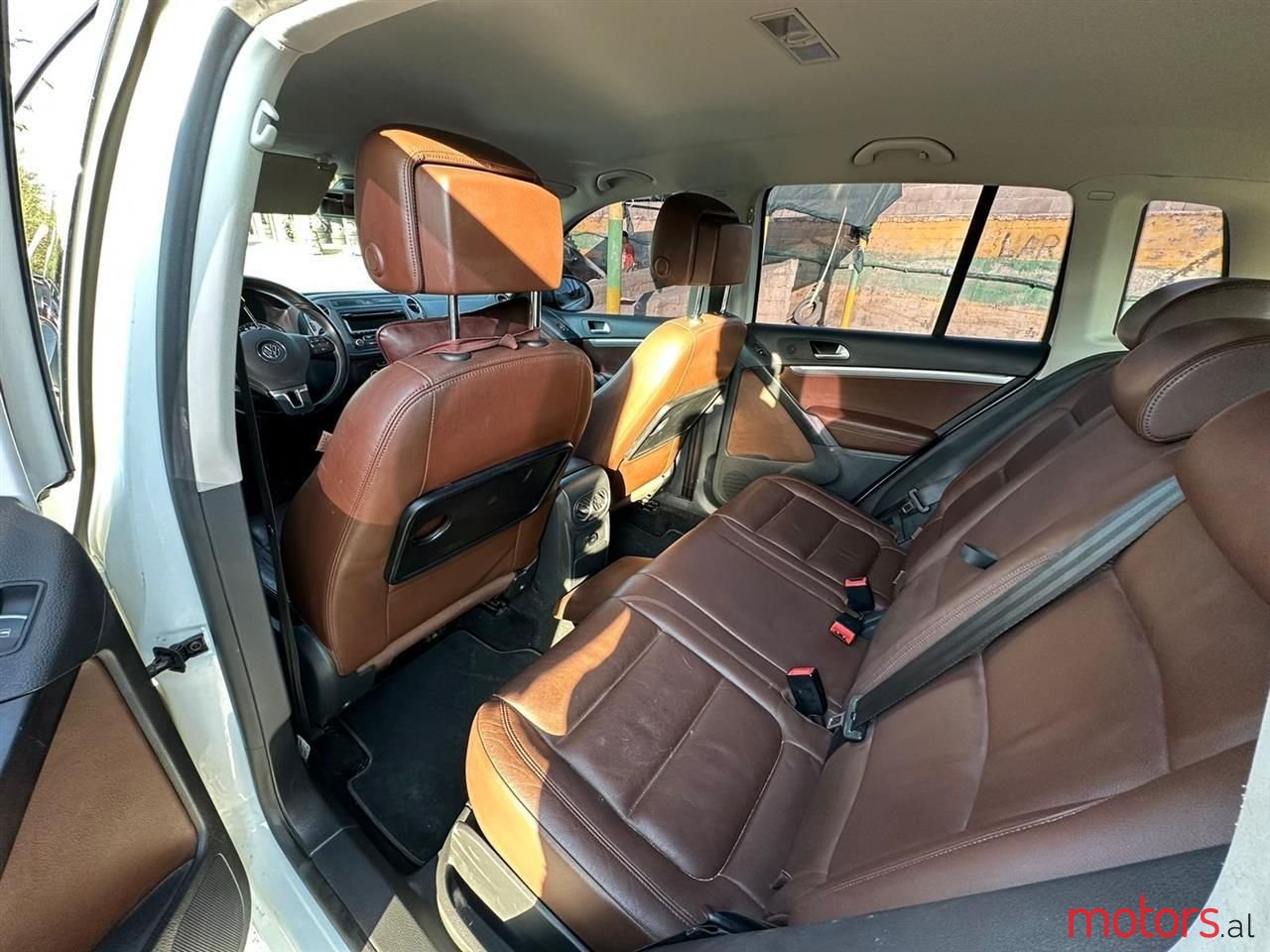 2015' Volkswagen Tiguan photo #5