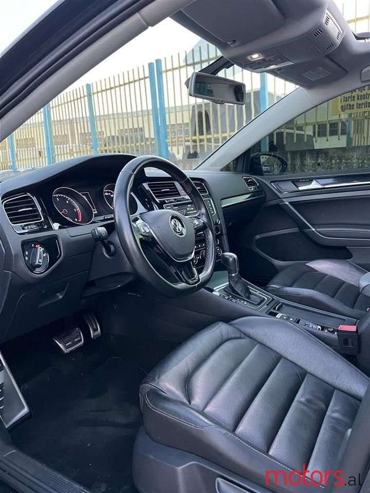 2013' Volkswagen Golf photo #3