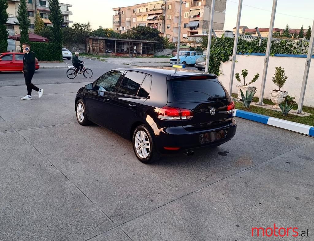 2010' Volkswagen Golf photo #3