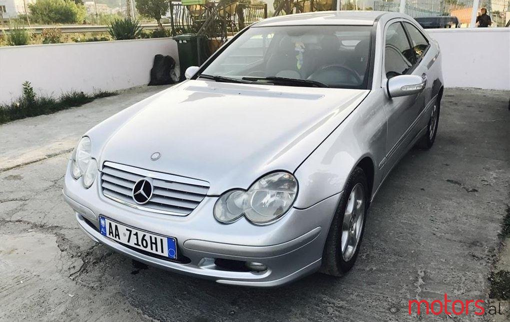 2004' Mercedes-Benz C 220 photo #4