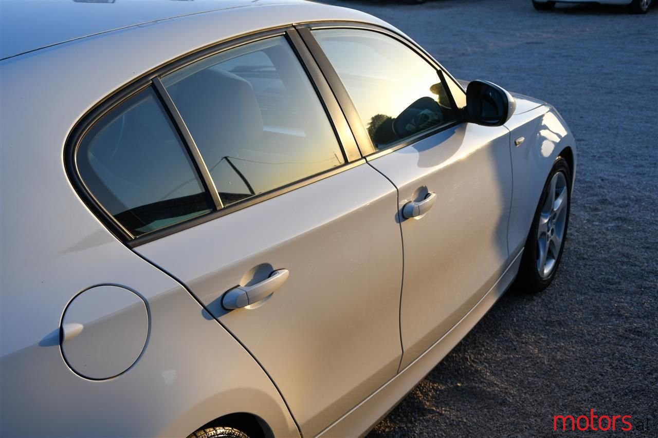 2010' BMW 120 photo #1