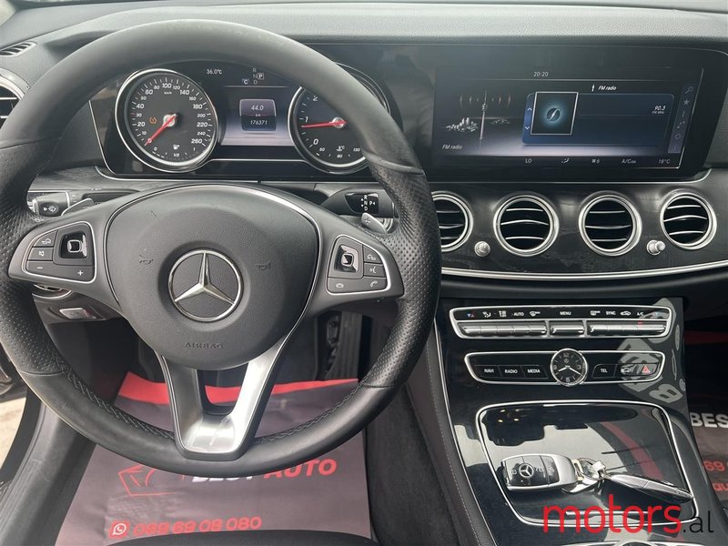 2017' Mercedes-Benz E 220 photo #2