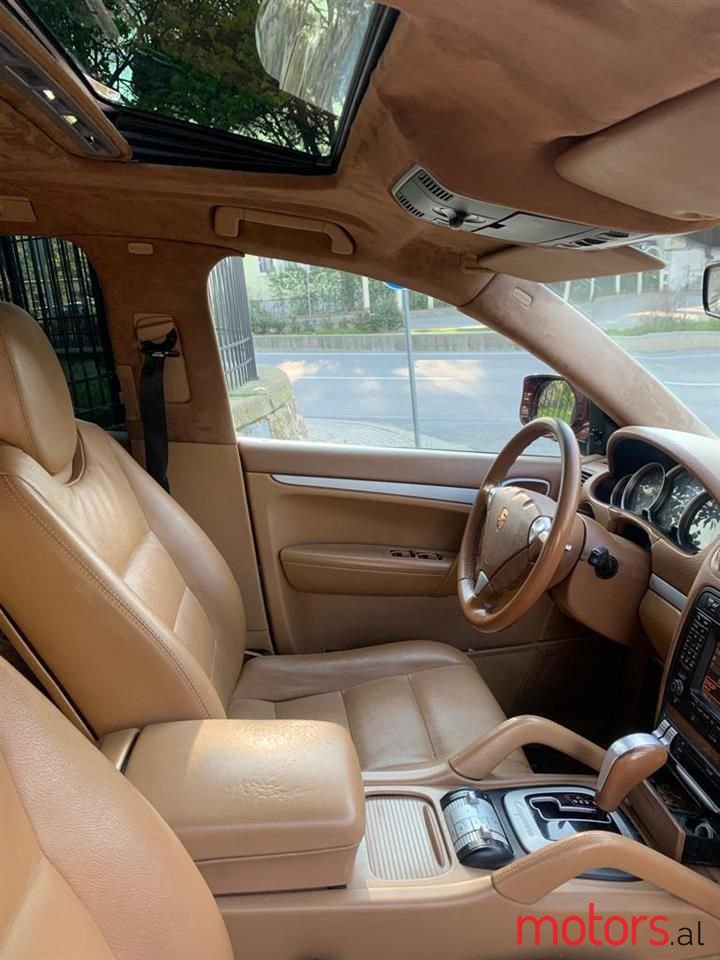 2008' Porsche Cayenne photo #4