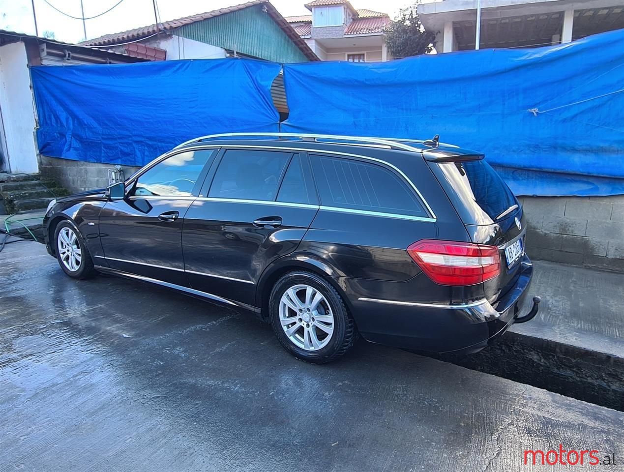 2010' Mercedes-Benz E 200 photo #4