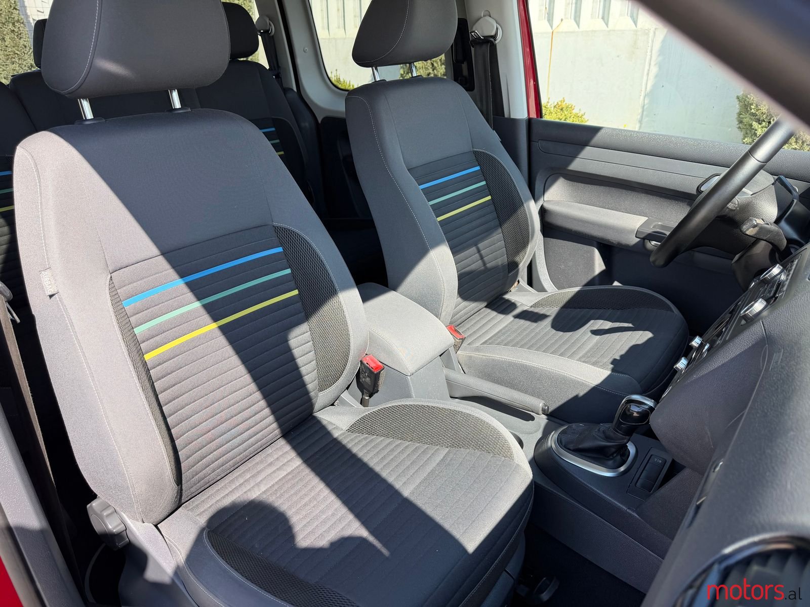 2016' Volkswagen Caddy photo #3