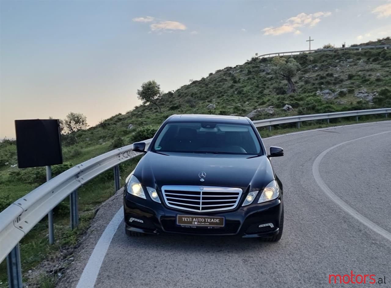 2010' Mercedes-Benz E 350 photo #3