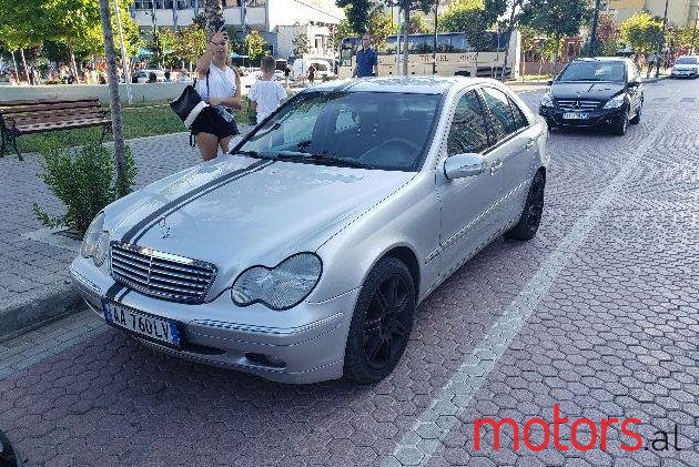 2002' Mercedes-Benz C-Class photo #1