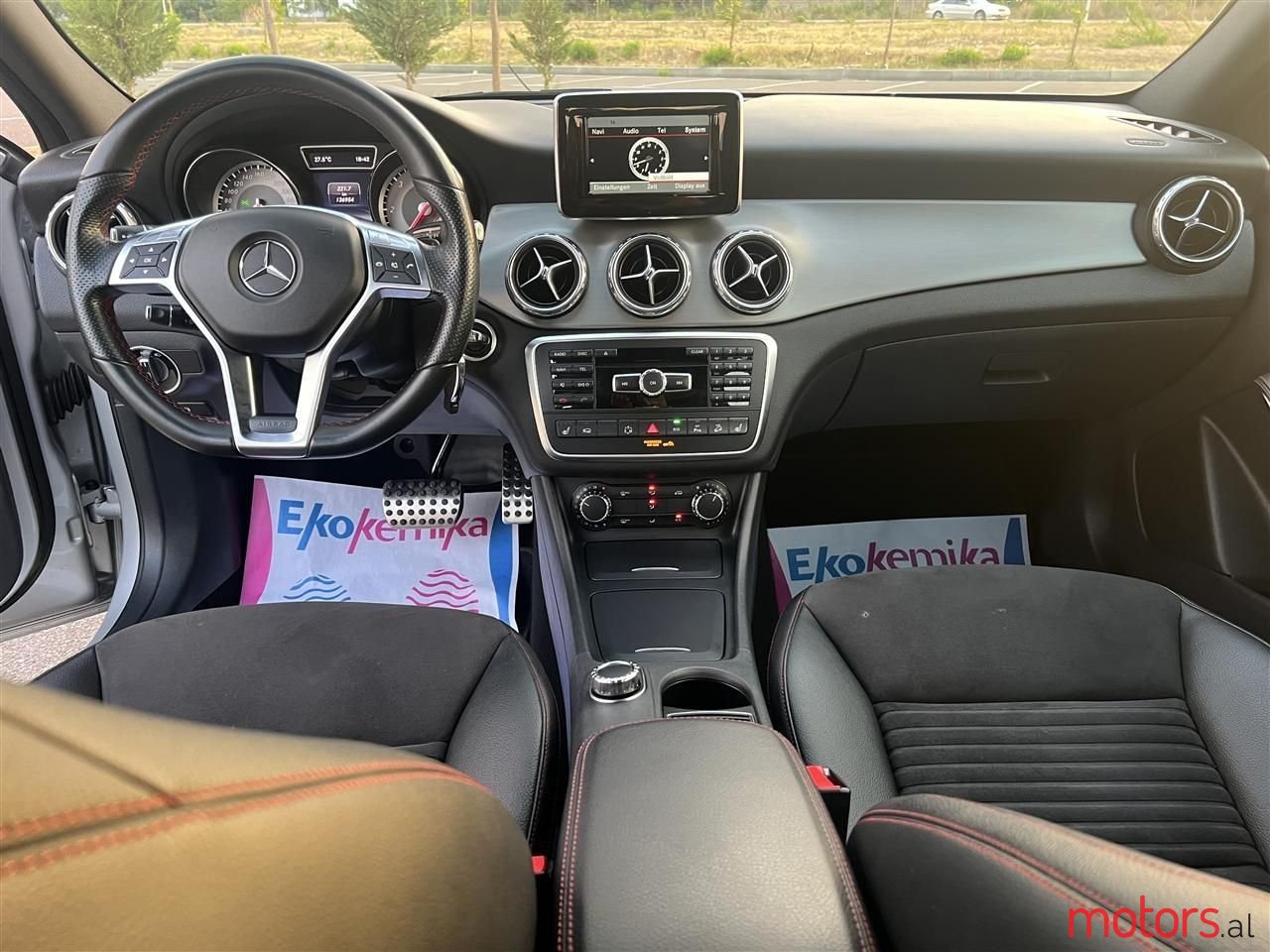 2015' Mercedes-Benz GLA 220 photo #5