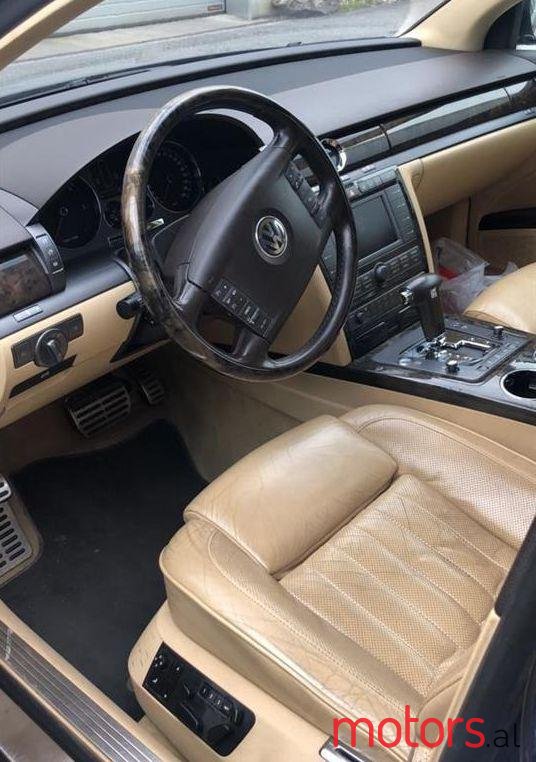 2006' Volkswagen Phaeton photo #1