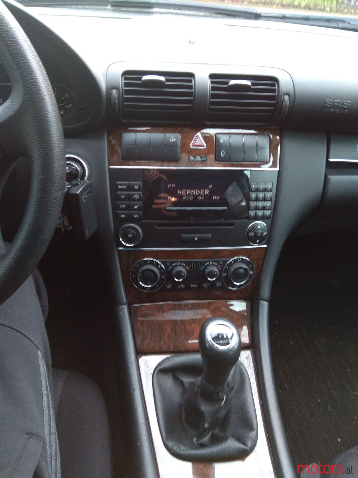 2004' Mercedes-Benz C-Class photo #1