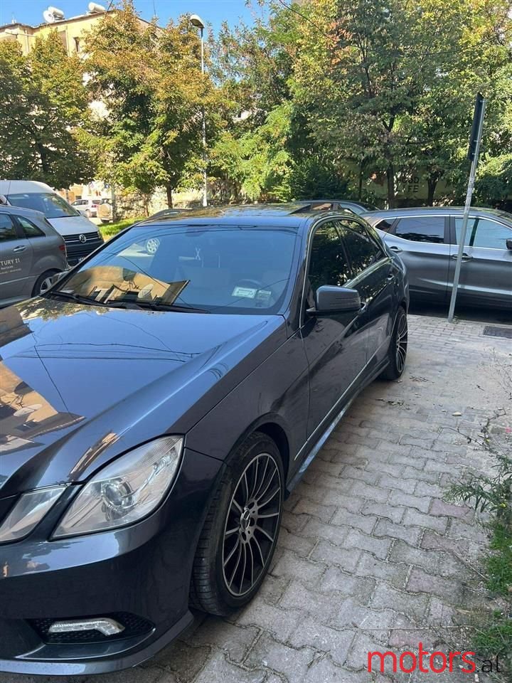 2009' Mercedes-Benz E 350 photo #3