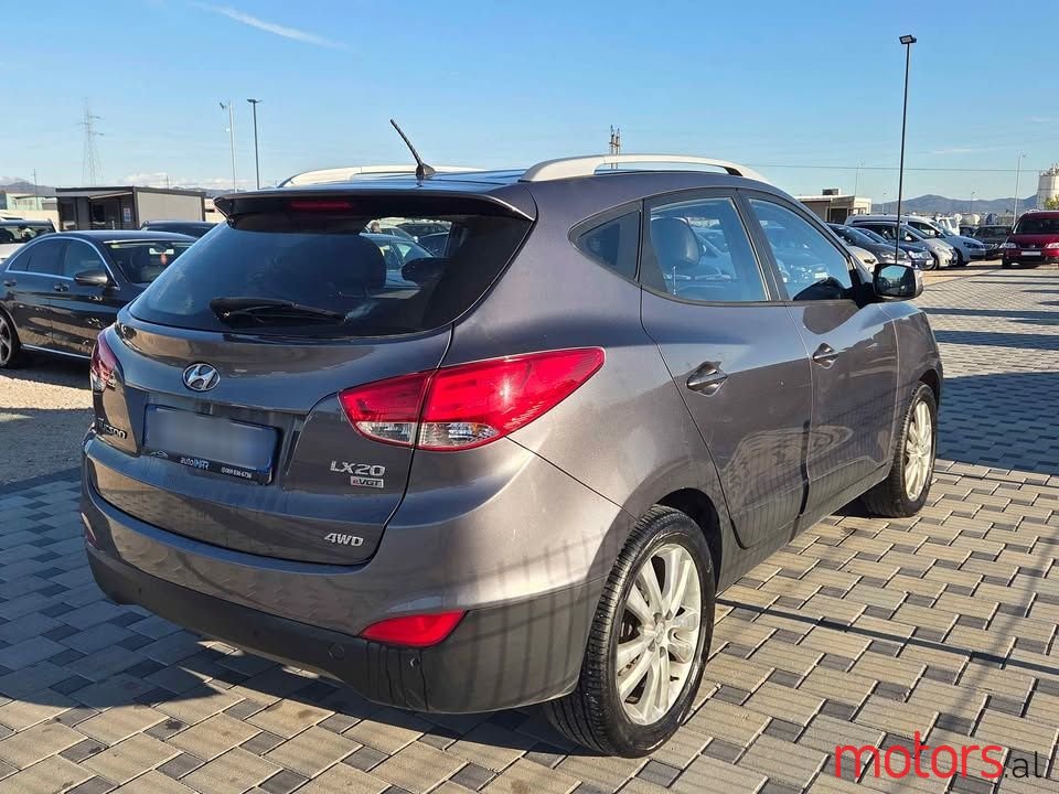 2010' Hyundai Tucson photo #4