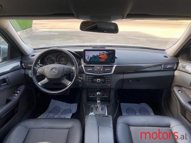 2010' Mercedes-Benz E 220 photo #4