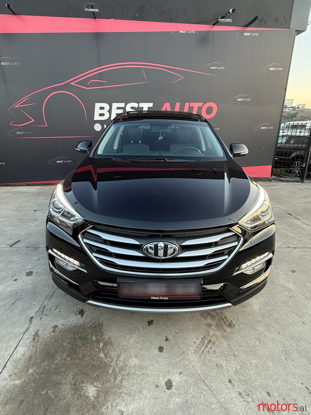 2015' Hyundai Santa Fe photo #3