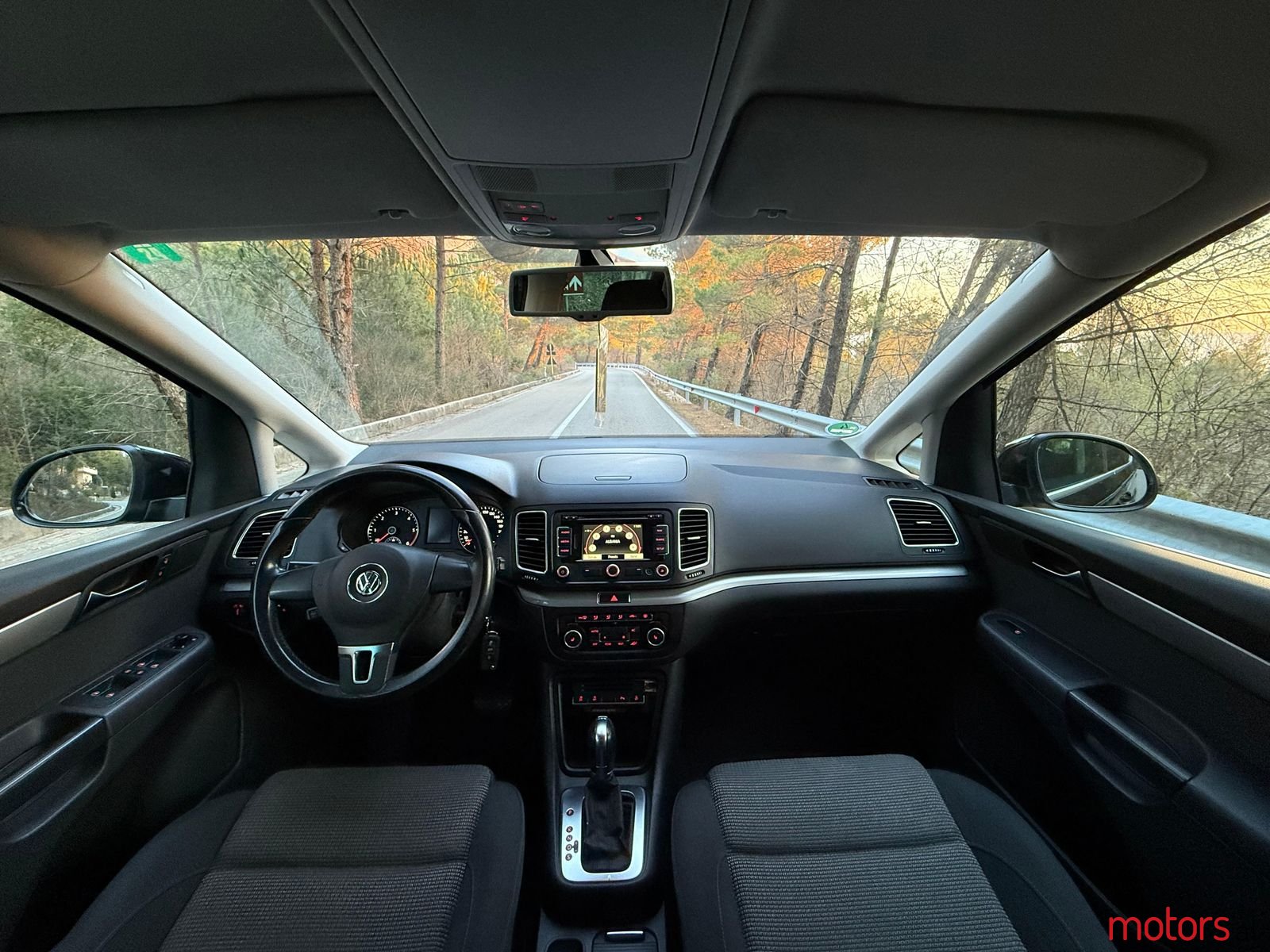 2012' Volkswagen Sharan photo #5