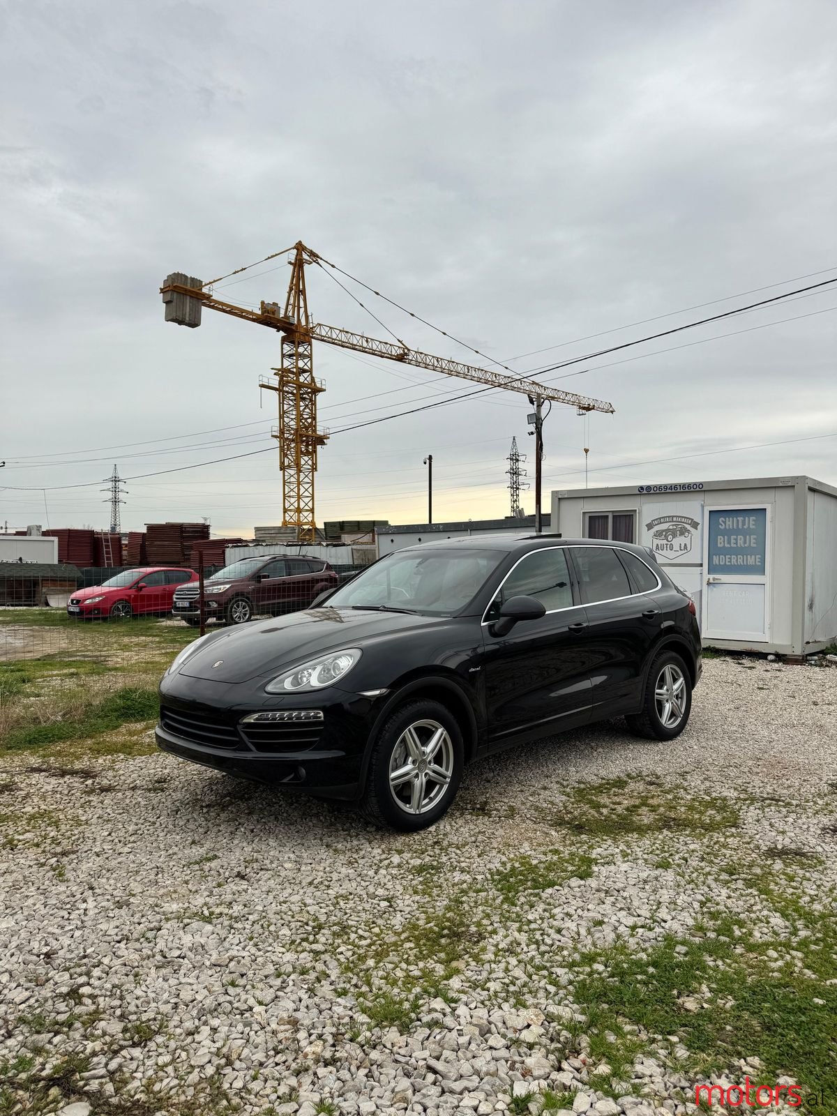 2013' Porsche Cayenne photo #2