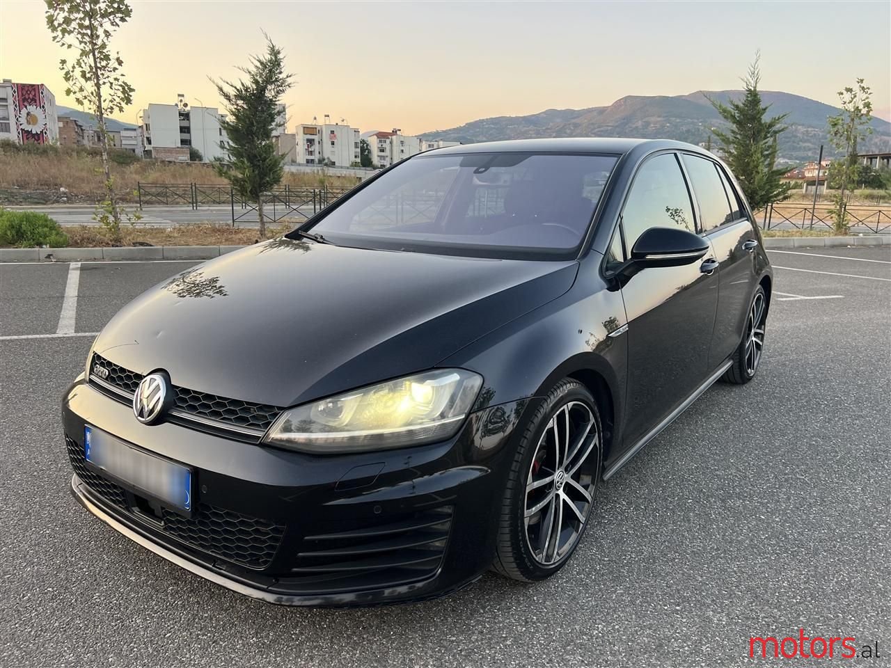 2015' Volkswagen Golf photo #5