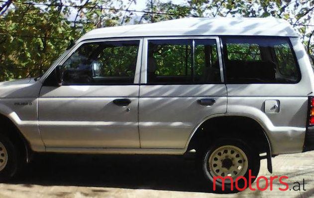 1999' Mitsubishi Pajero photo #3