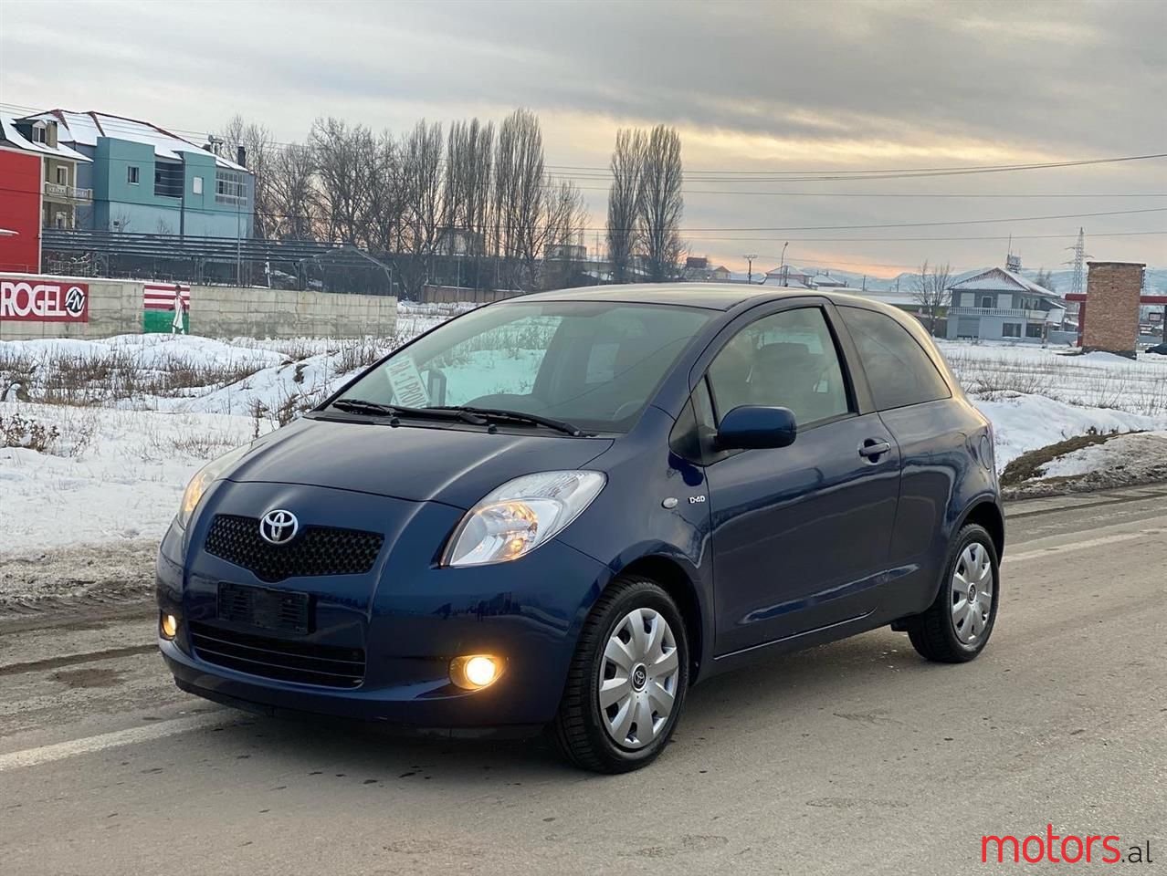 2008' Toyota Yaris photo #6