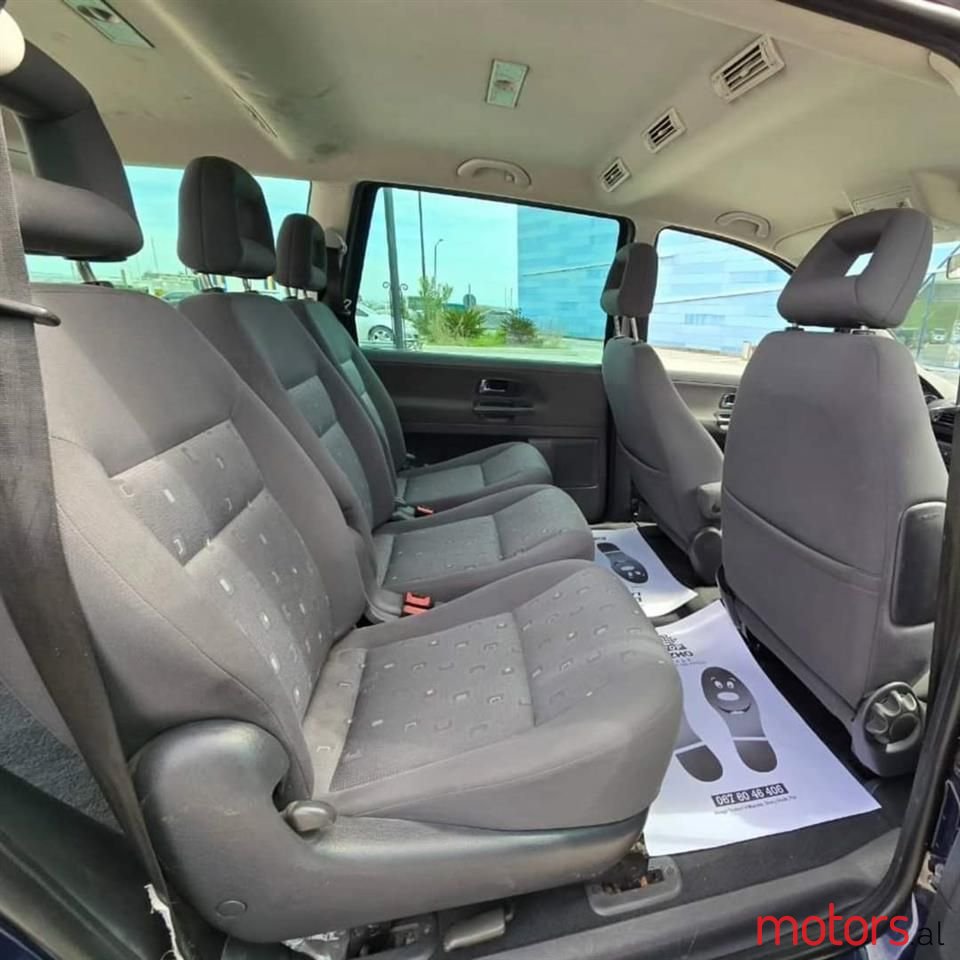 2009' Volkswagen Sharan photo #6