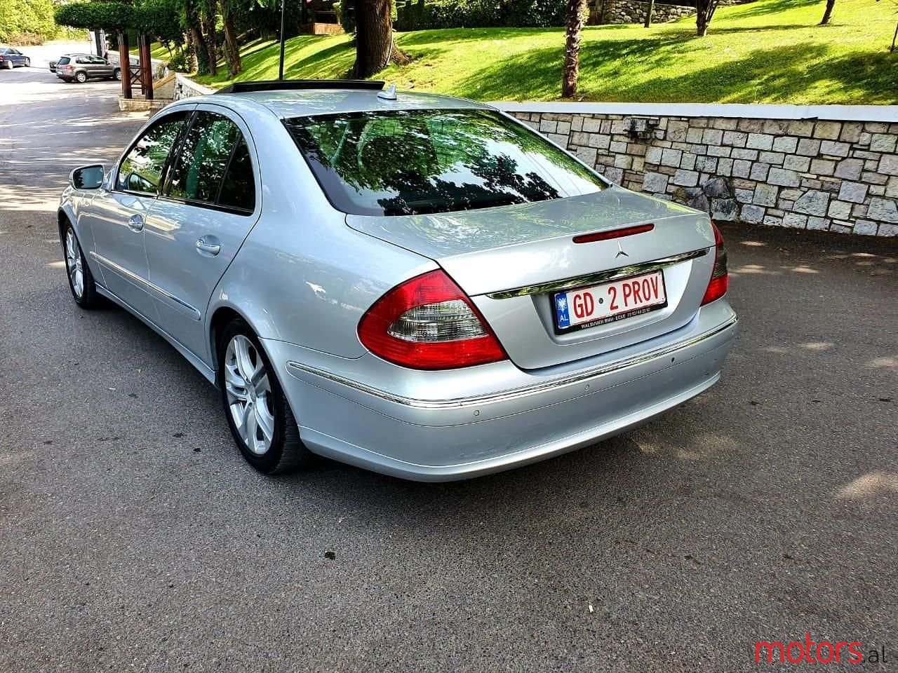 2008' Mercedes-Benz E 220 photo #3