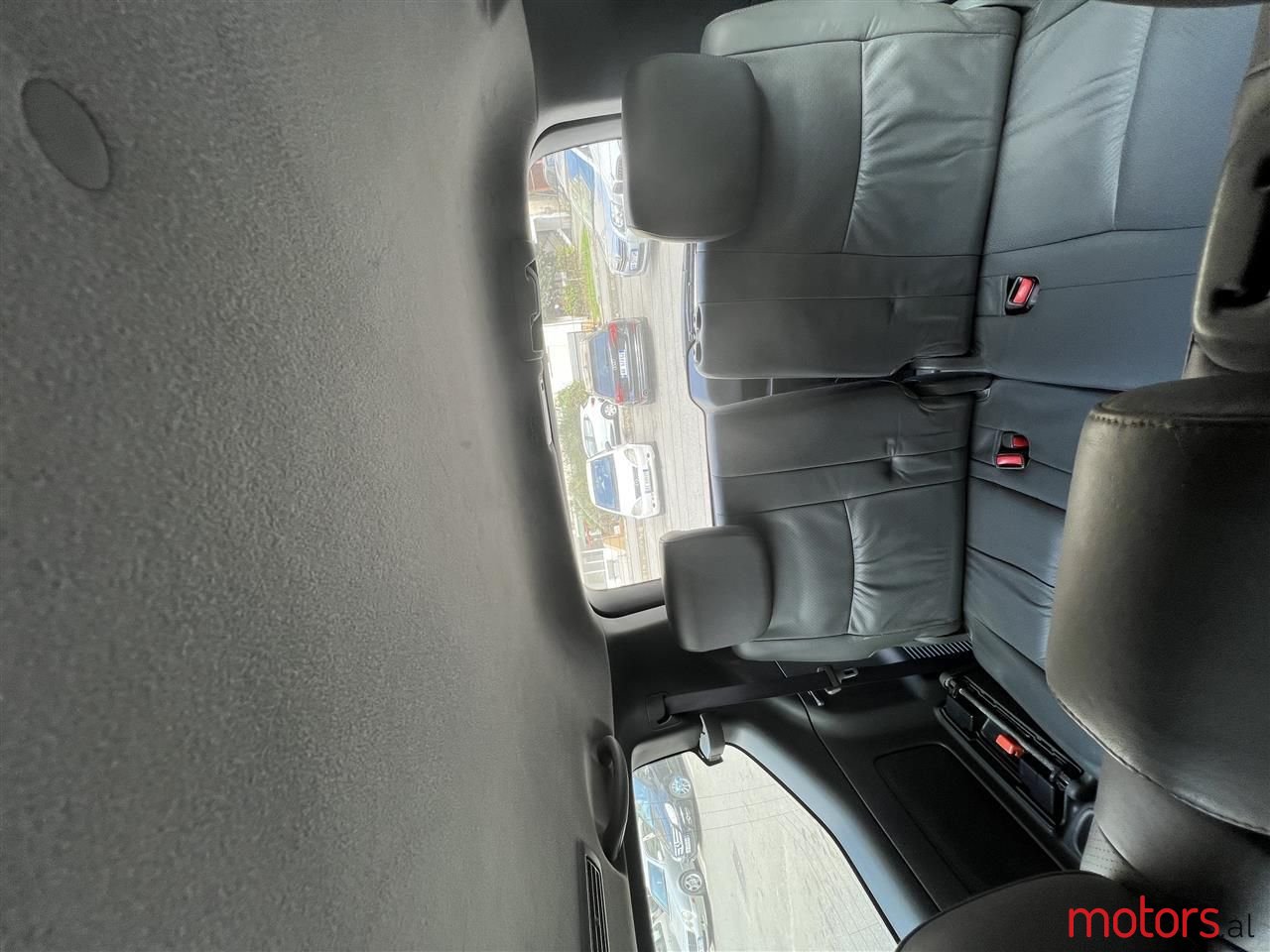 2004' Toyota Land Crusier photo #3