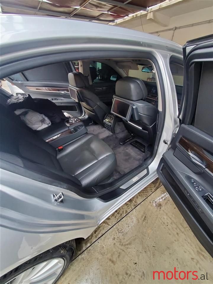 2010' BMW 750 photo #3