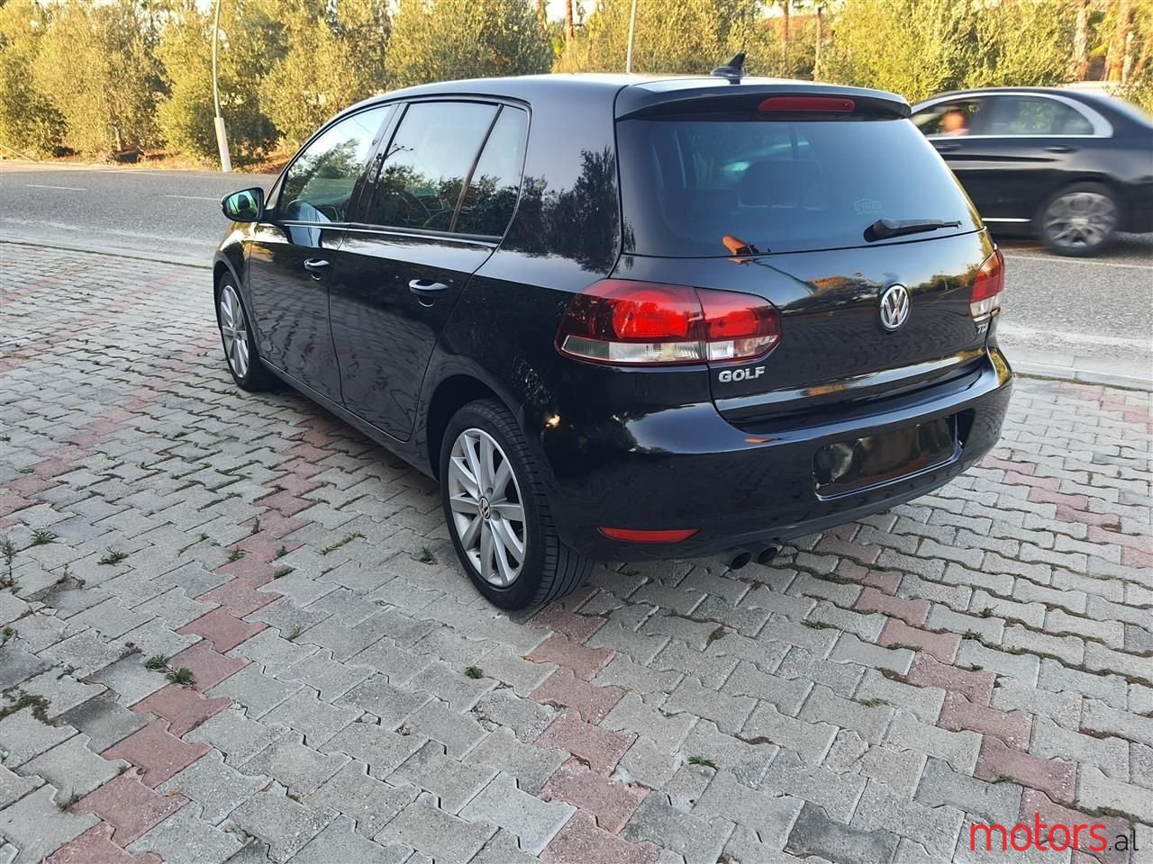 2010' Volkswagen Golf photo #4