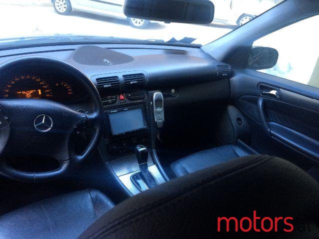 2003' Mercedes-Benz C-Class photo #2