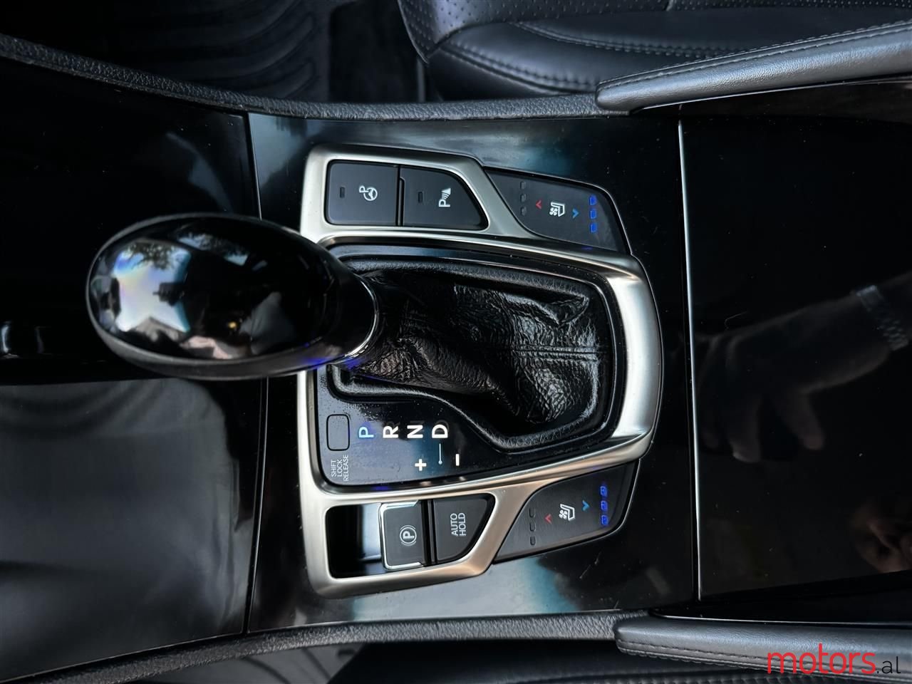 2012' Hyundai Grandeur photo #3