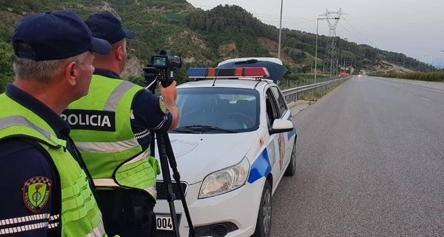 Kontrolle në akset rrugore në Dibër/ 575 gjoba në 10 ditë për drejtuesit e mjeteve