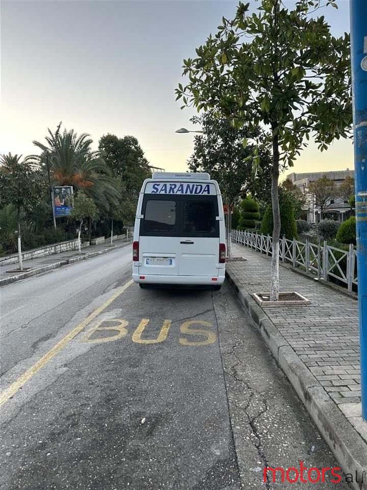 2001' Mercedes-Benz Sprinter photo #4