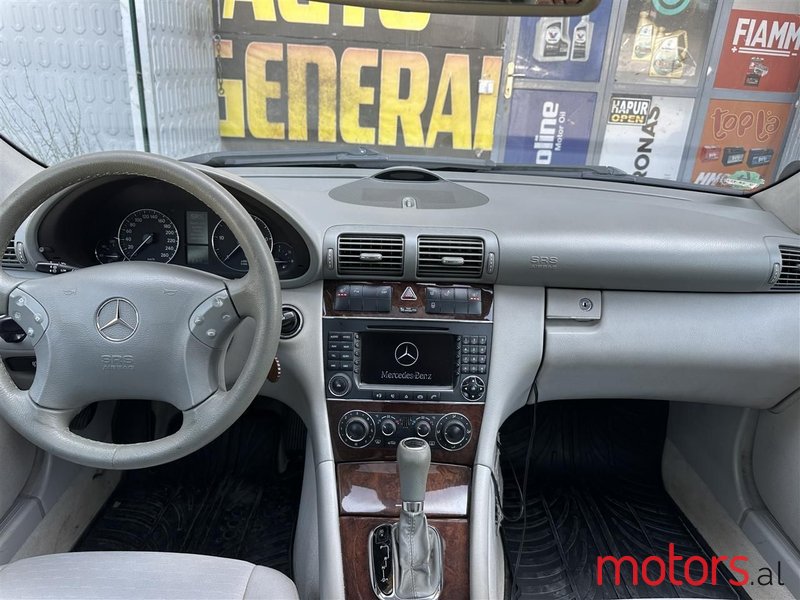 2006' Mercedes-Benz C 220 photo #3
