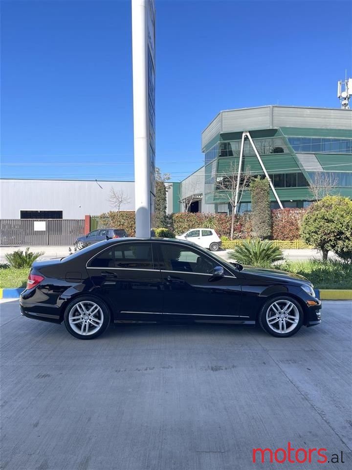 2012' Mercedes-Benz C 300 photo #4