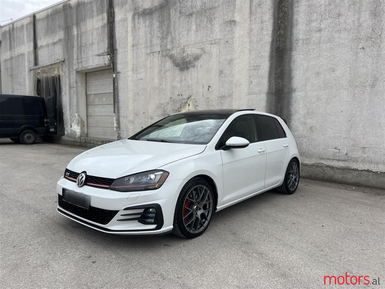 2016' Volkswagen Golf photo #3