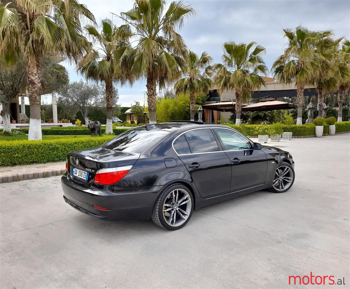 2009' BMW 530 photo #1