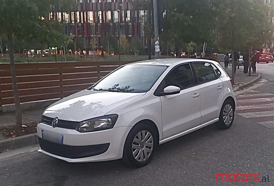 2012' Volkswagen Polo photo #2
