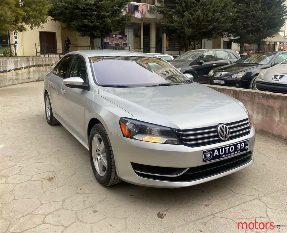 2012' Volkswagen Passat photo #2