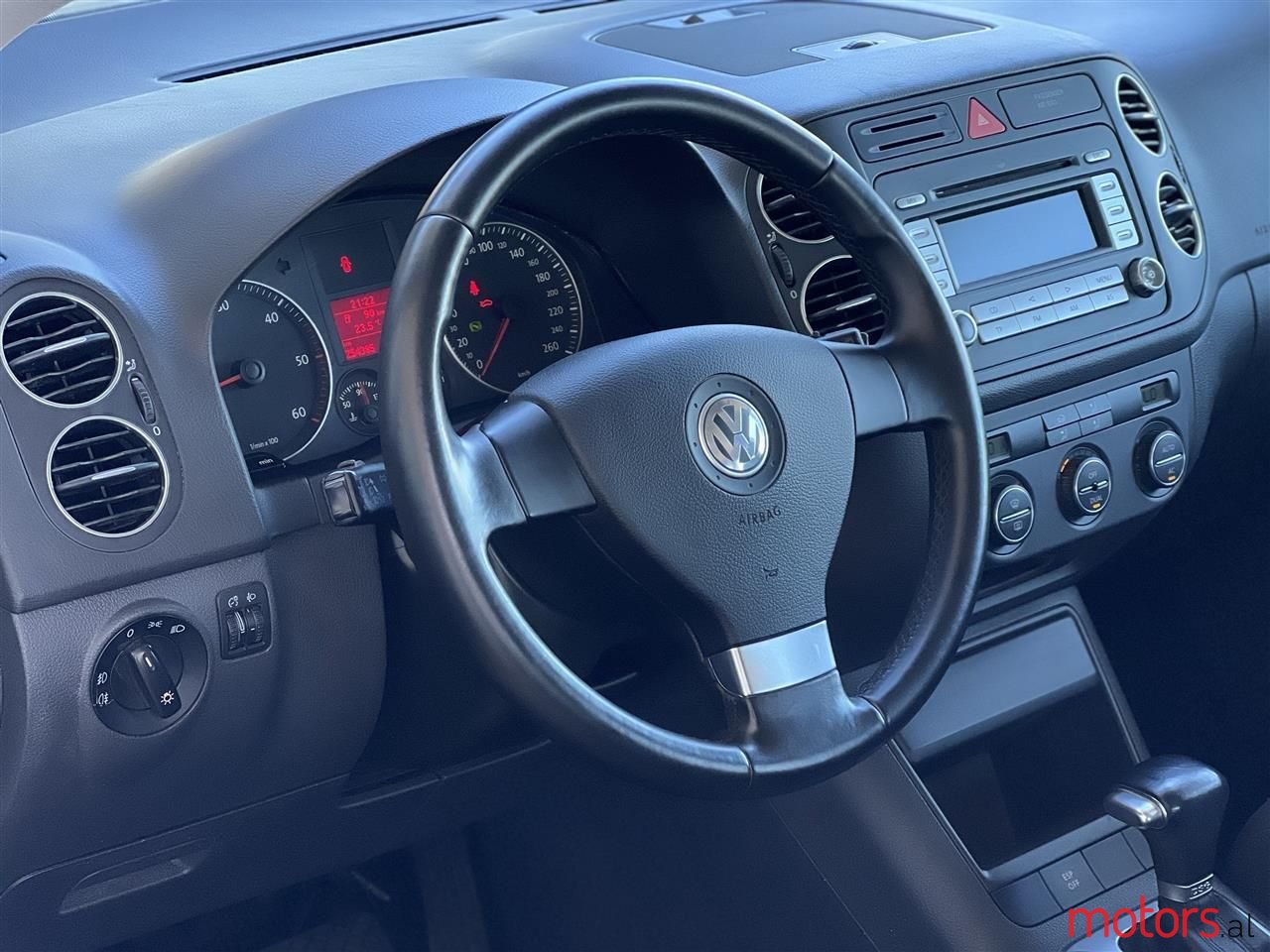 2008' Volkswagen Golf Plus photo #4