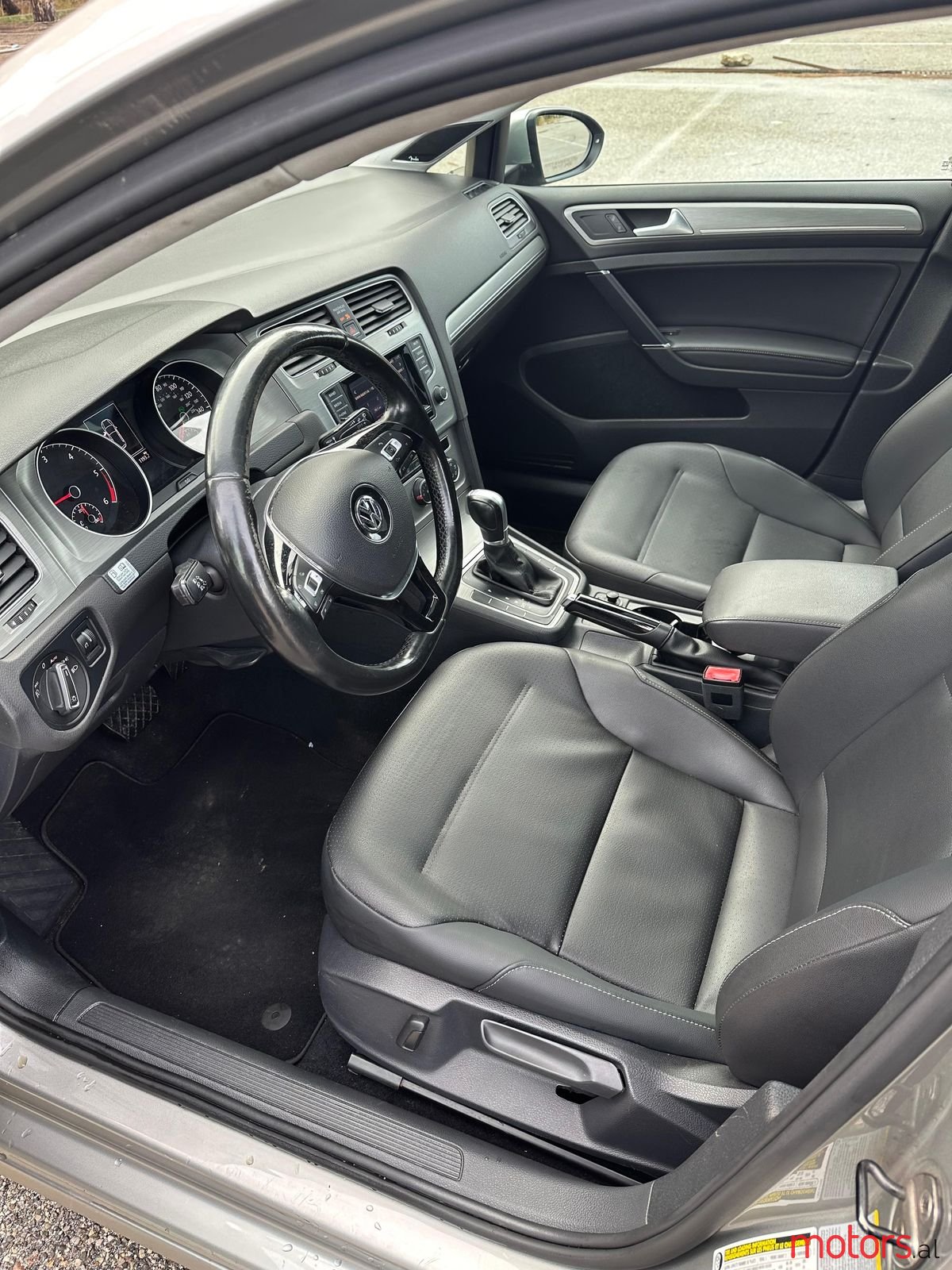 2015' Volkswagen Golf photo #6