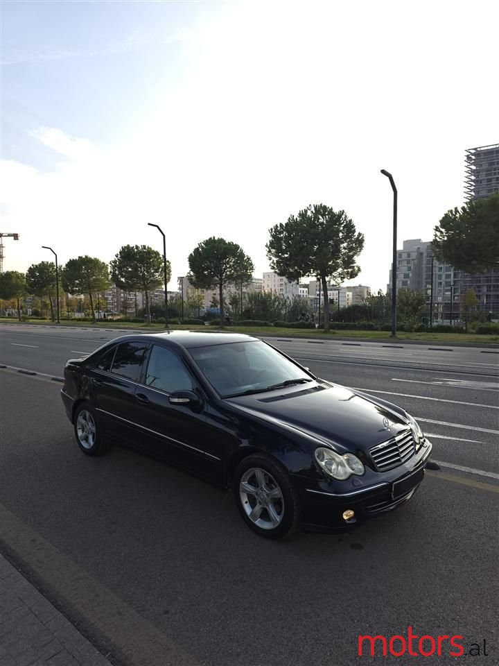 2005' Mercedes-Benz C 220 photo #3