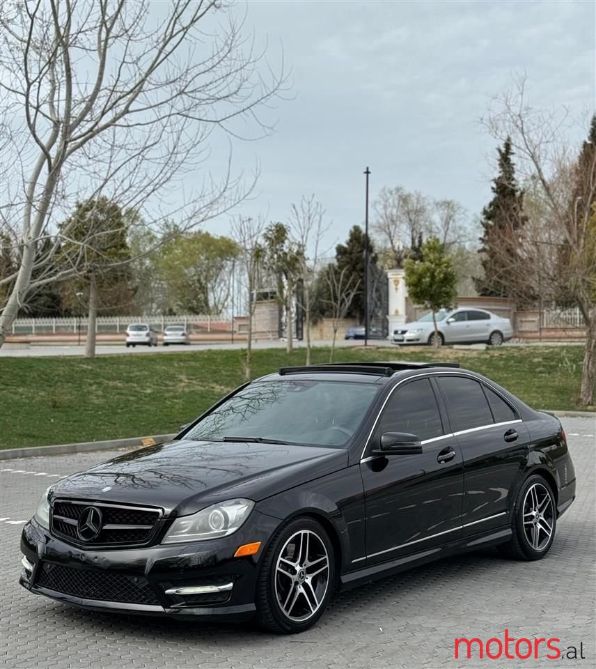 2012' Mercedes-Benz C 300 photo #1