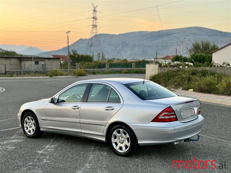 2005' Mercedes-Benz C 220 photo #5