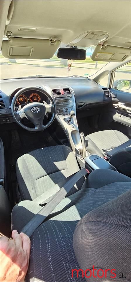 2009' Toyota Auris photo #6