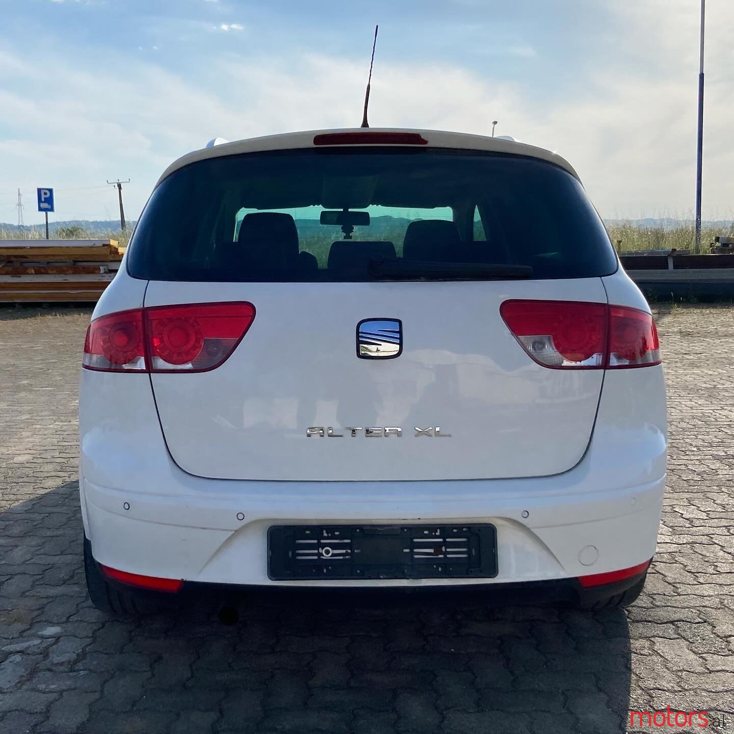 2011' SEAT Altea XL photo #4