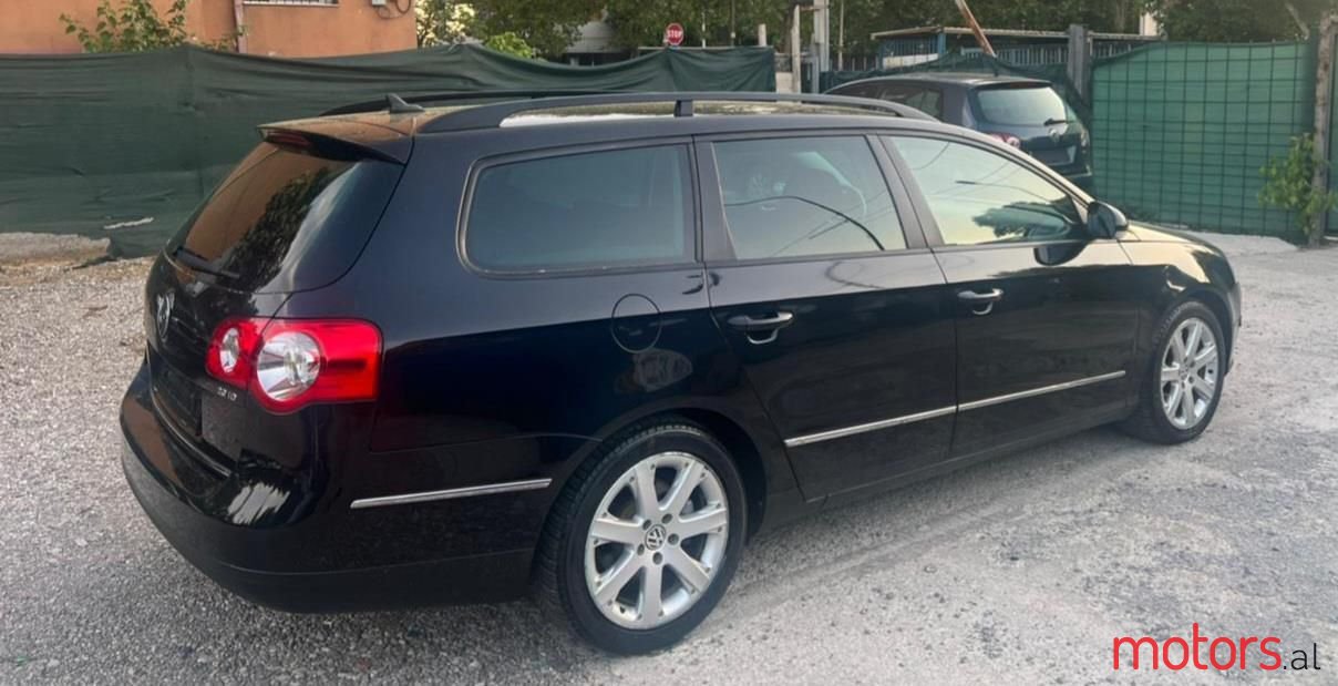 2007' Volkswagen Passat photo #6